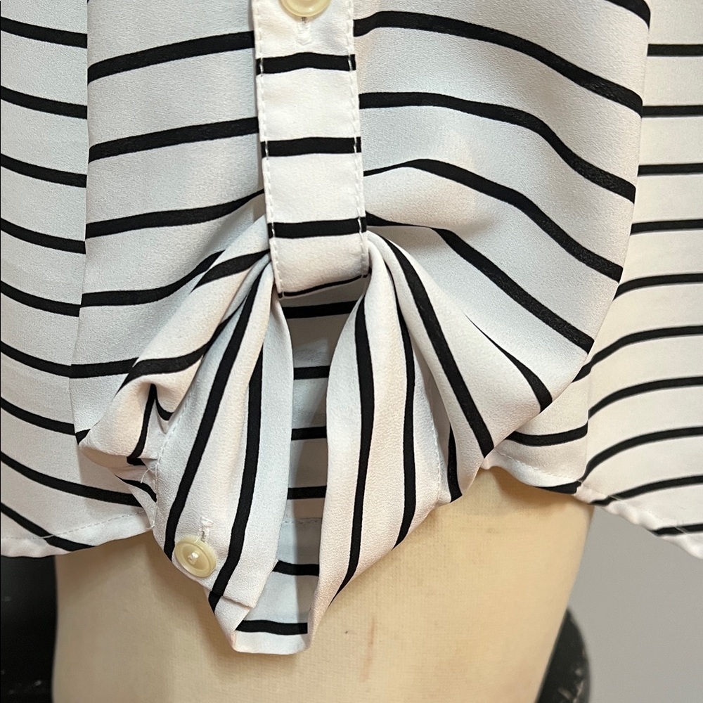 Halogen Black and White Striped Button Down Shirt Roll Tab Sleeves Smile Hem - Picture 3 of 9